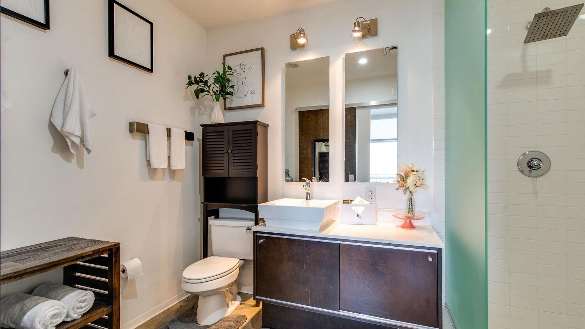 Longterm Just Across The River From Downtown- Fully Equipped For Long Term Nashville