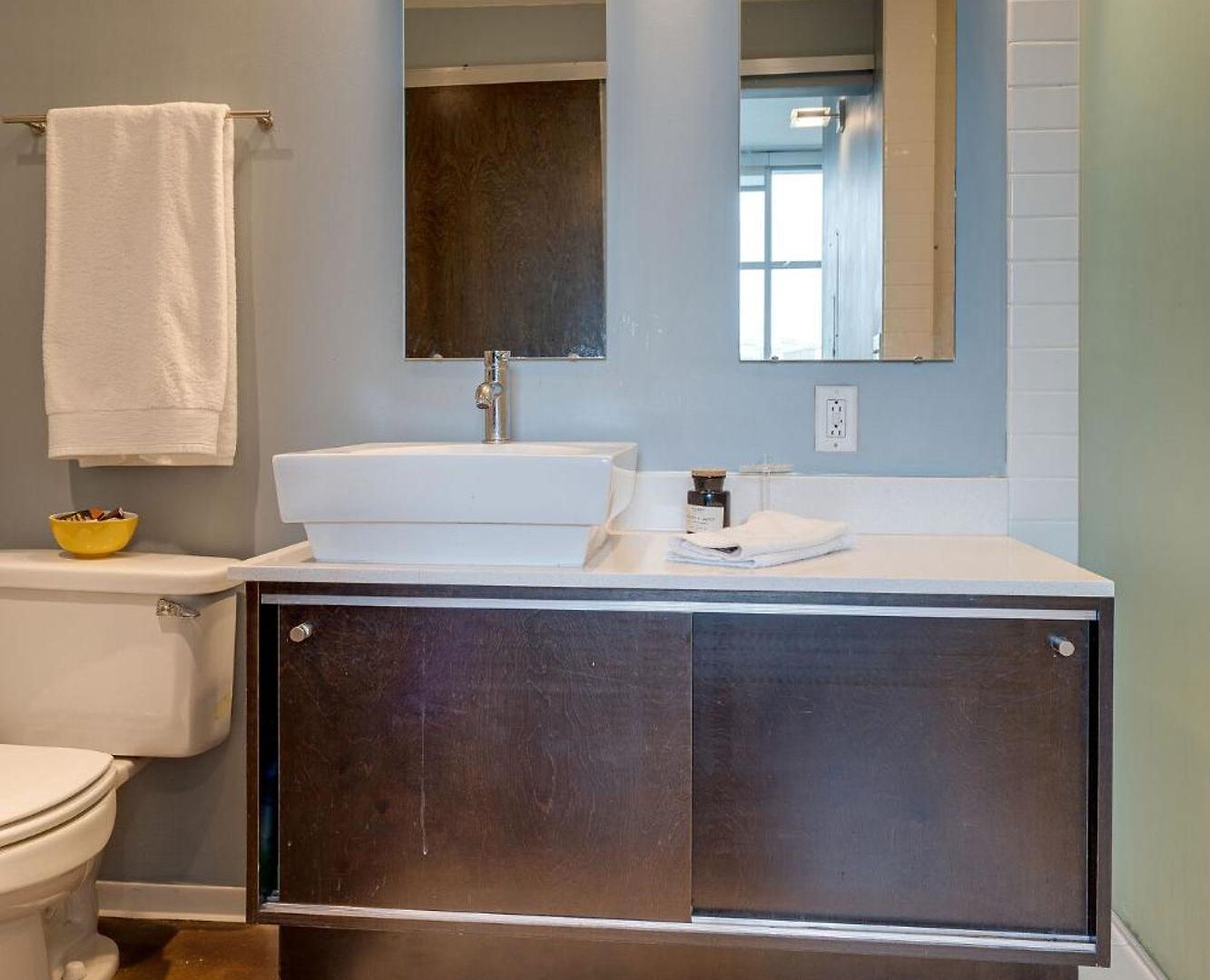 Smart, Stylish Music - Concierge, Restaurants, Gym, Rooftop Patio, Parking Nashville