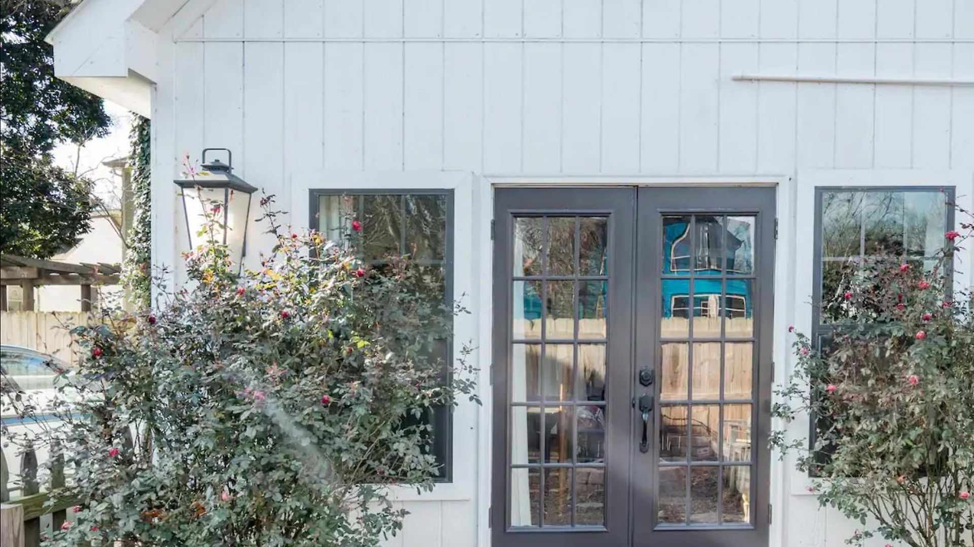 Hip, Cozy With A Fire Pit In Cleveland Park