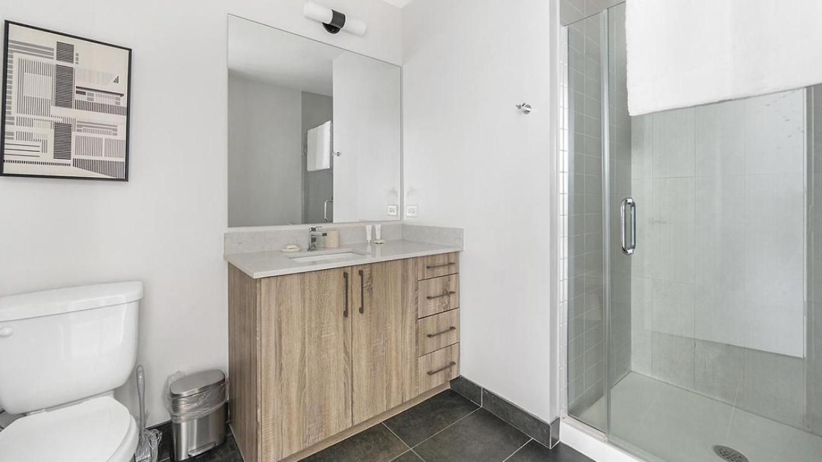 Landing Modern With Amazing Amenities Apartment *