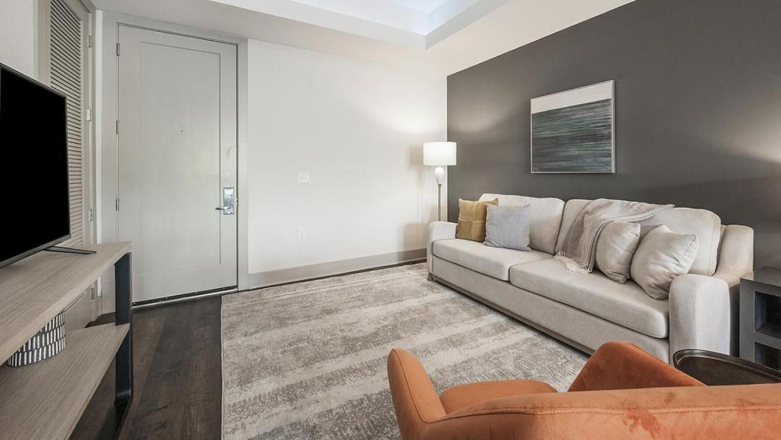 Landing Modern With Amazing Amenities Apartment