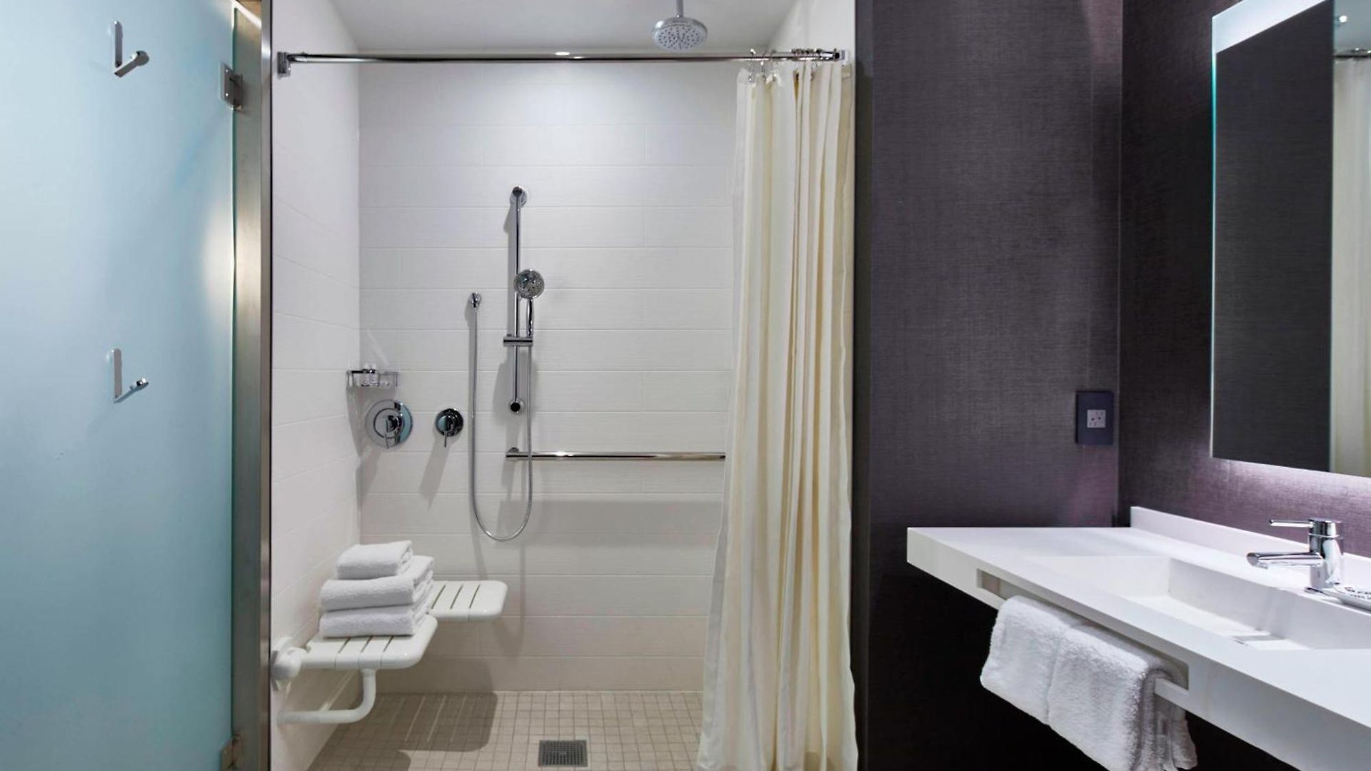 Ac Downtown Hotel 4*