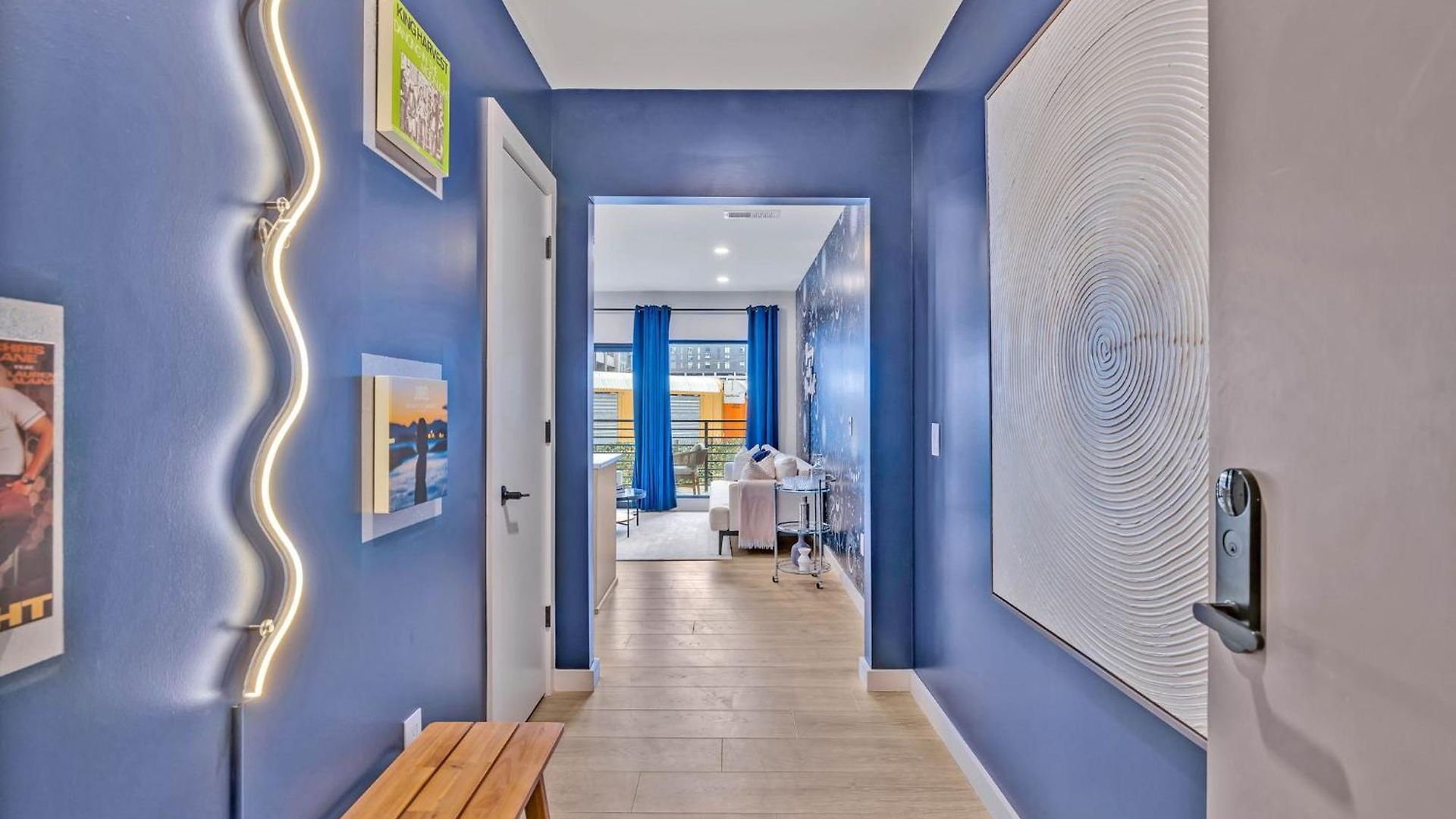 Dancing In The Moonlight In Downtown Walk To Broadway Holiday home *
