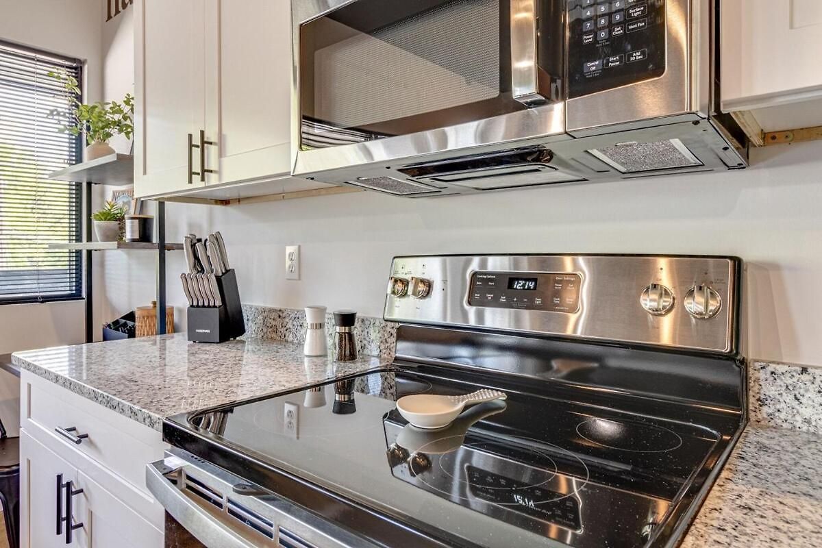 With 2 Queen Beds 7 Mins To Dt Apartment Nashville