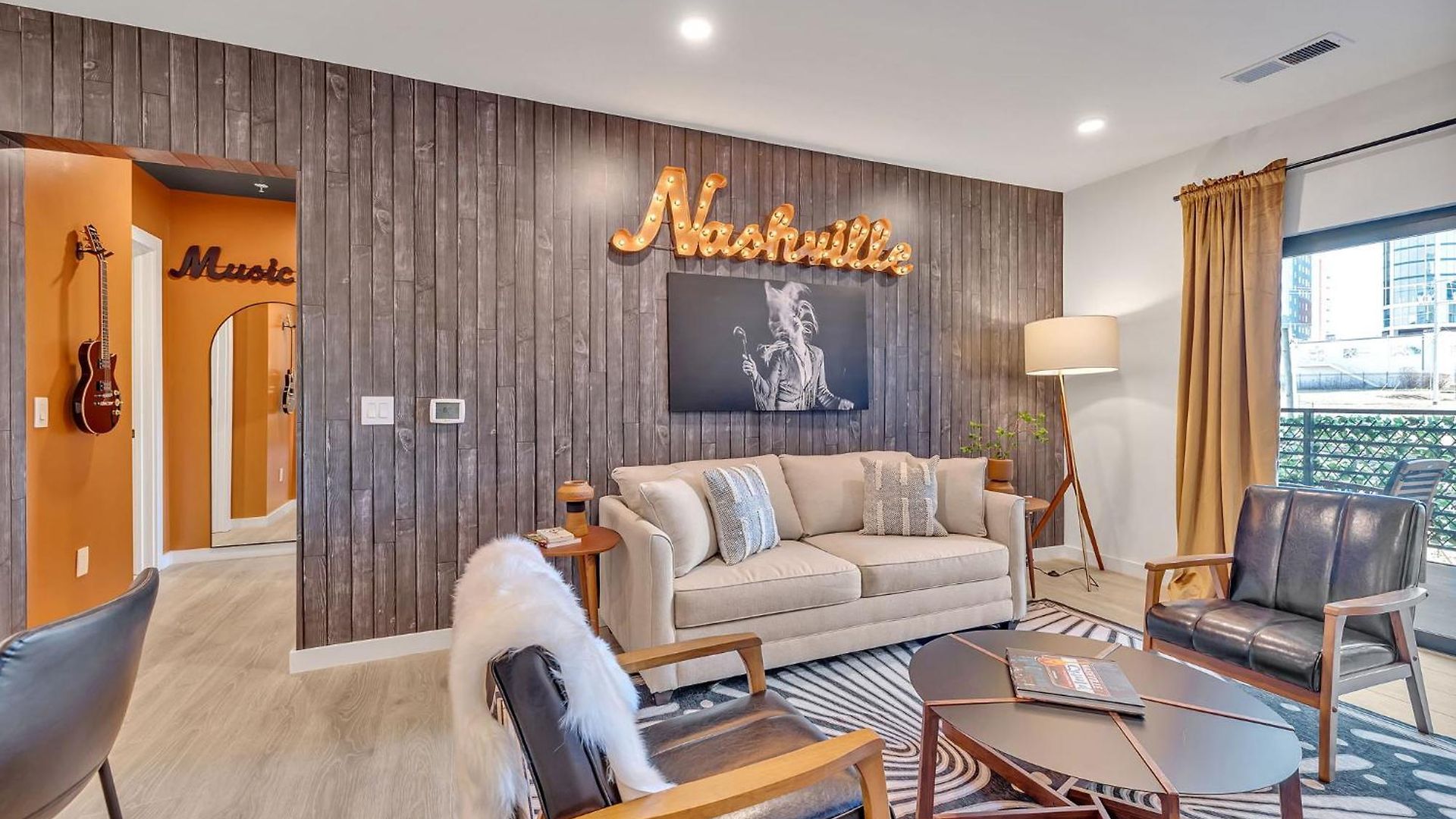 The Stage In Downtown W Pool/gym | Walk To Broadway Holiday home