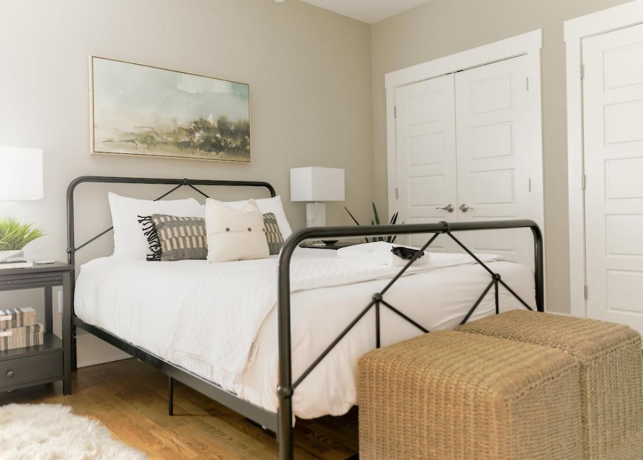 2-bedroom Penthouse With Rooftop & Free Parking *