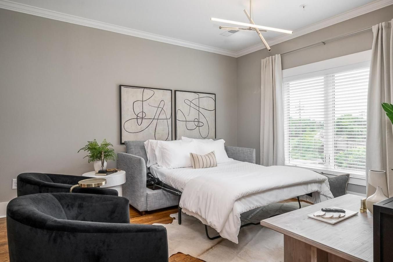2-bedroom Penthouse With Rooftop & Free Parking Holiday home *