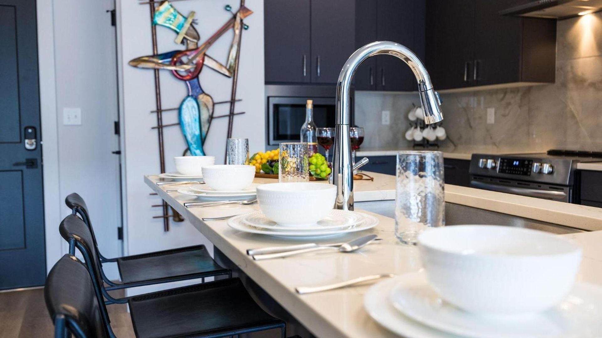 Flora - Odyssey - Heart Of Midtown Holiday home