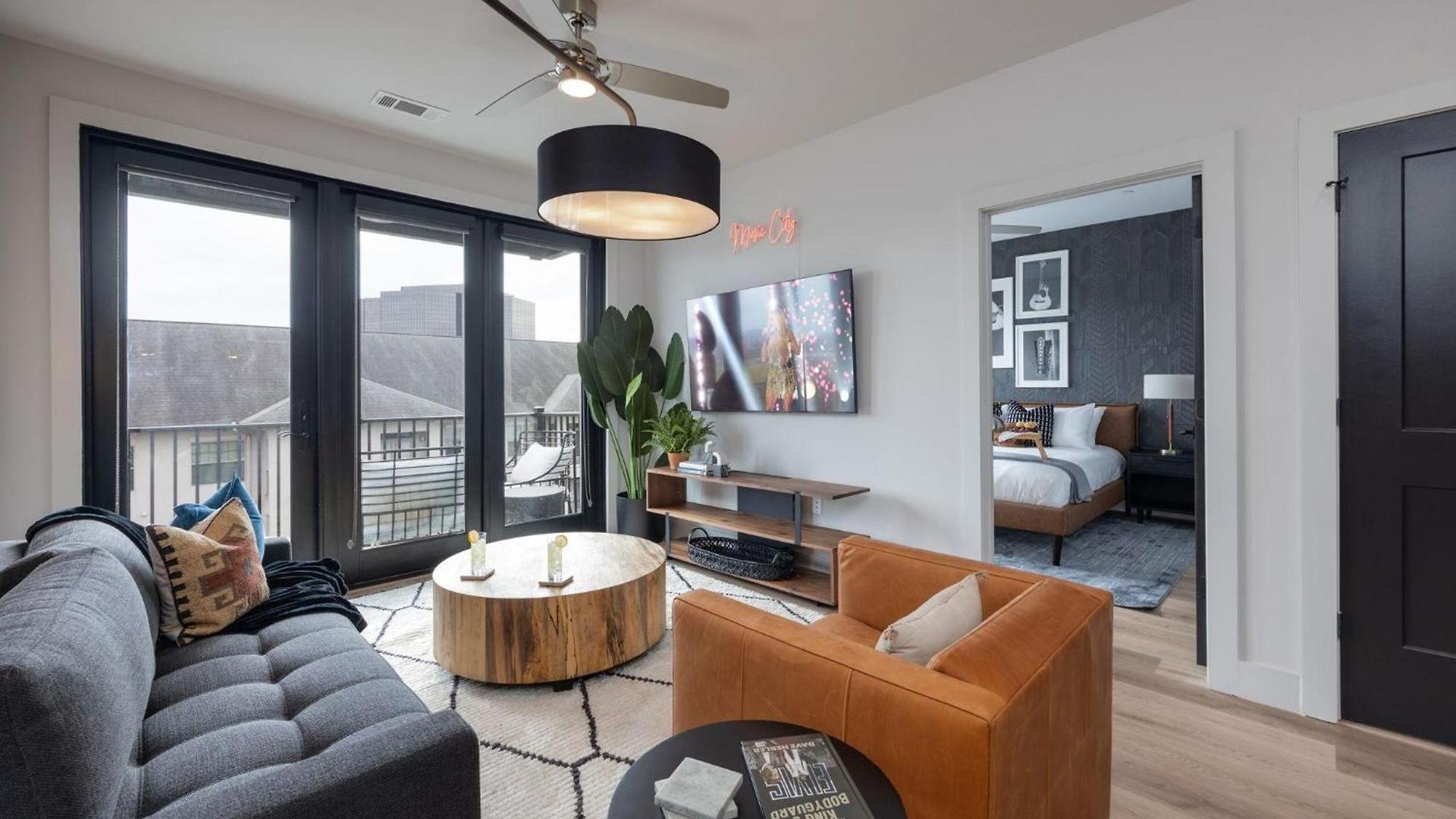 Holiday home Tune - Odyssey - Mins To Broadway - Full Gym! Nashville