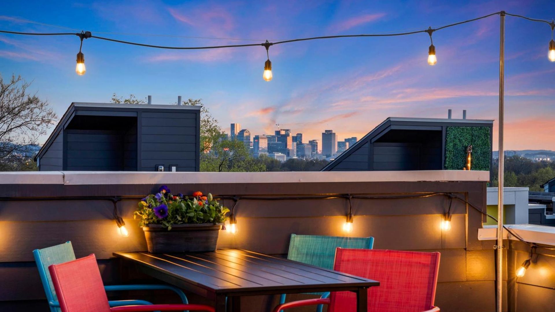 Dolly Partyon - Downtown Views - Rooftop - Groups Holiday home Nashville