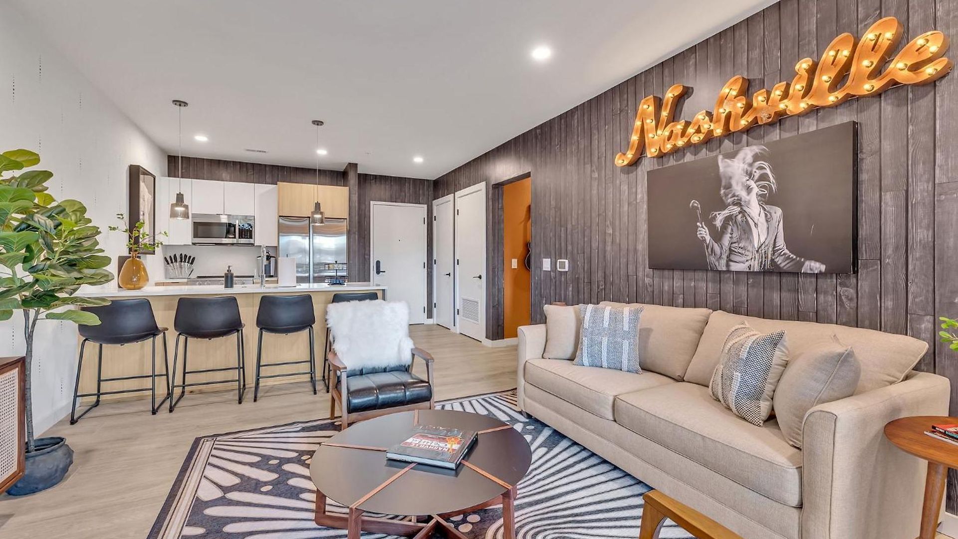Holiday home The Stage In Downtown W Pool/gym | Walk To Broadway