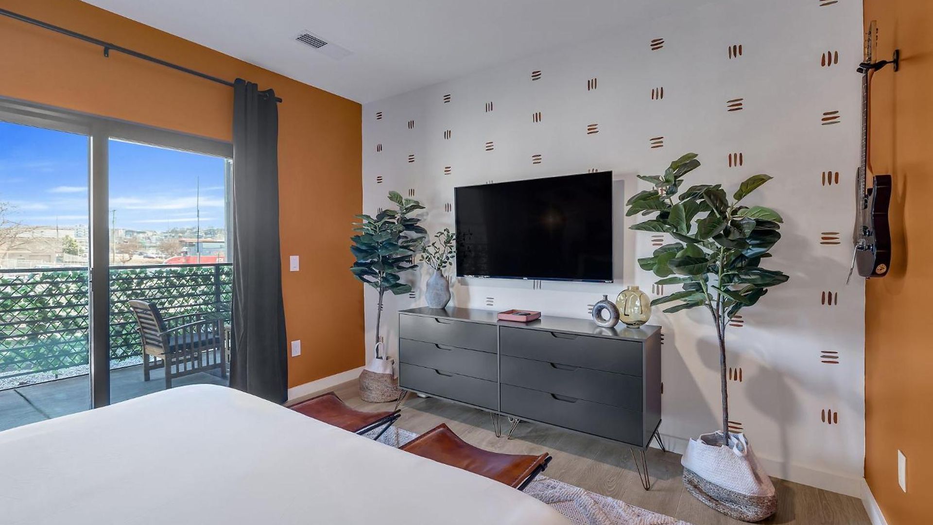 The Stage In Downtown W Pool/gym | Walk To Broadway