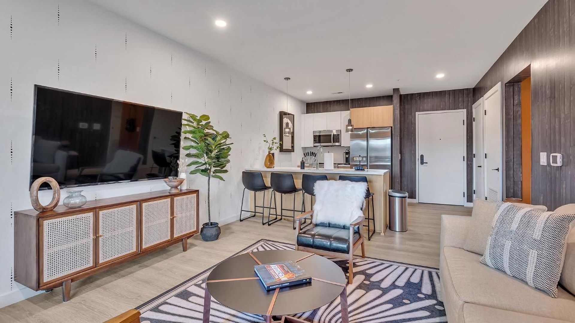The Stage In Downtown W Pool/gym | Walk To Broadway Holiday home Nashville