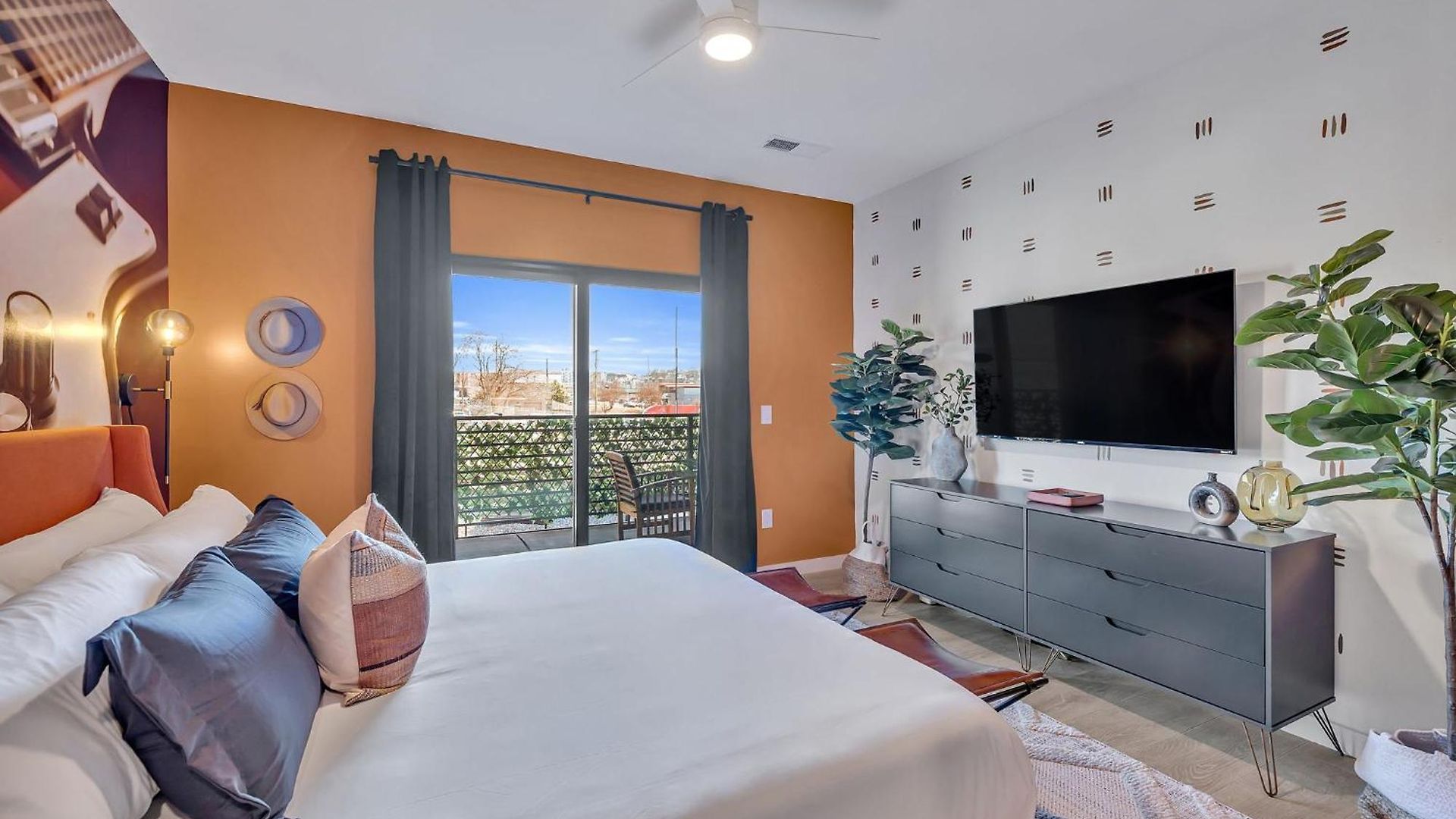 Holiday home The Stage In Downtown W Pool/gym | Walk To Broadway