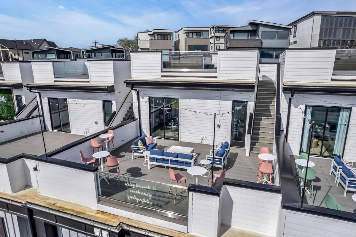 New Nash Eras - Rooftop Decks With Hot Tub - 15 Beds *