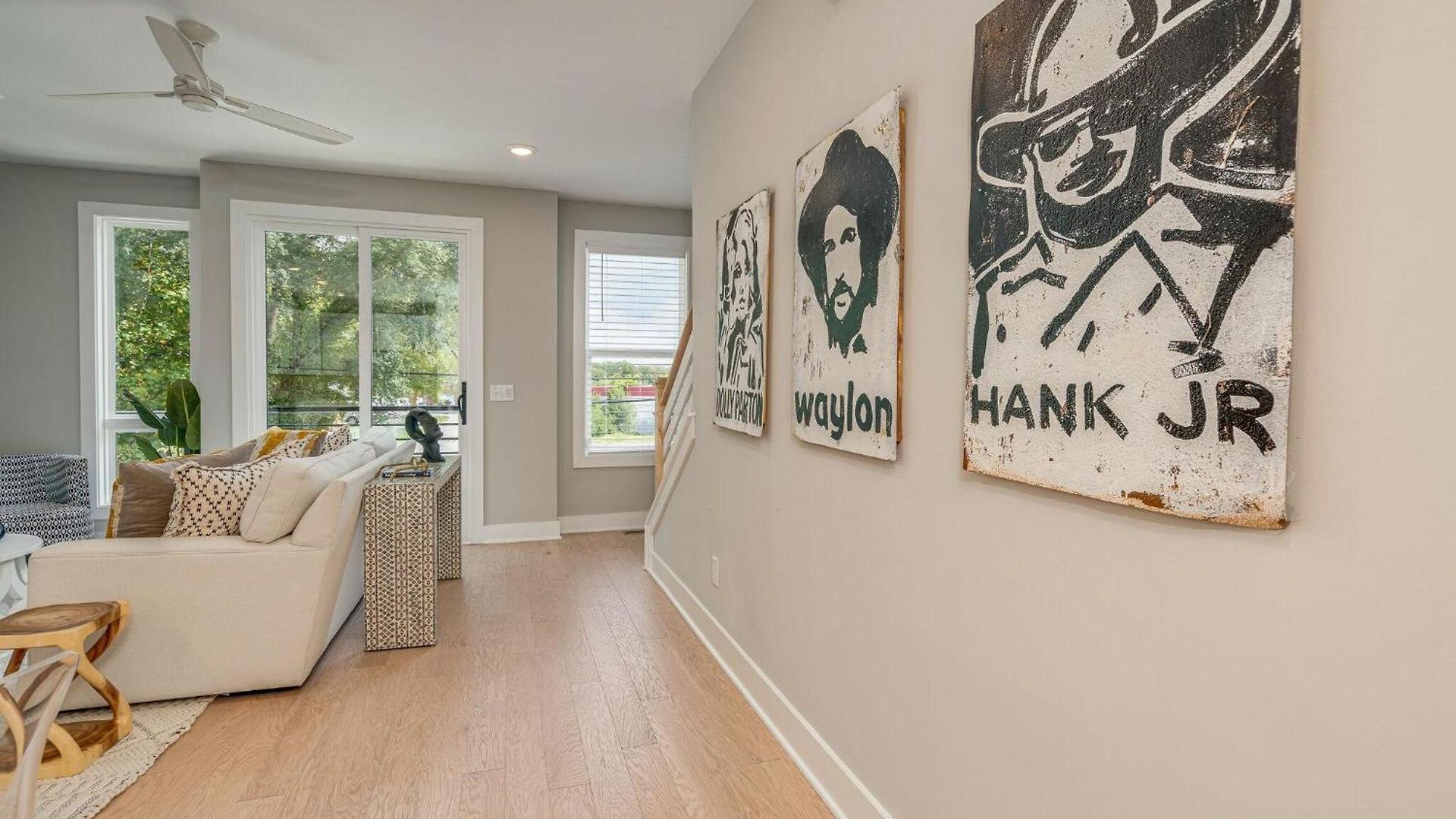 - 1308 Montgomery Ave Unit 2 *