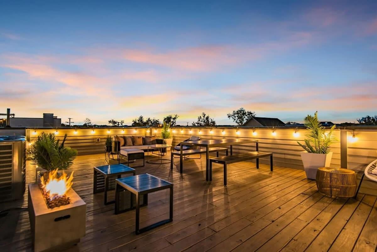 Holiday home Luxury Townhouse With Rooftop Deck Less Than 10 Mins To Downtown *