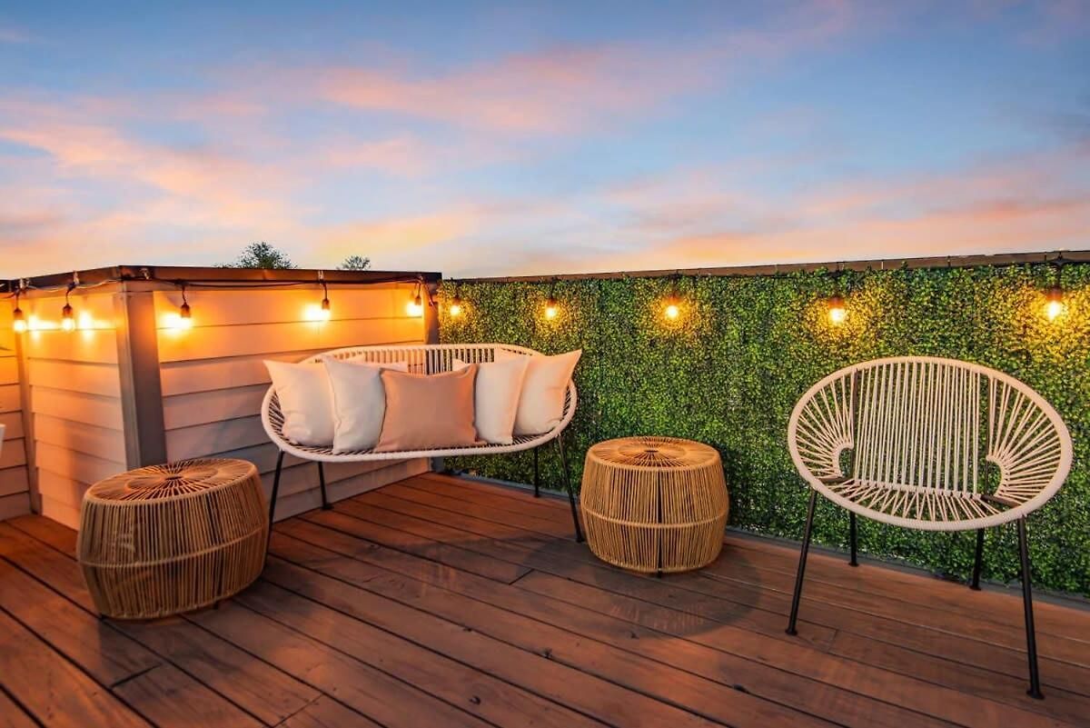 Luxury Townhouse With Rooftop Deck Less Than 10 Mins To Downtown
