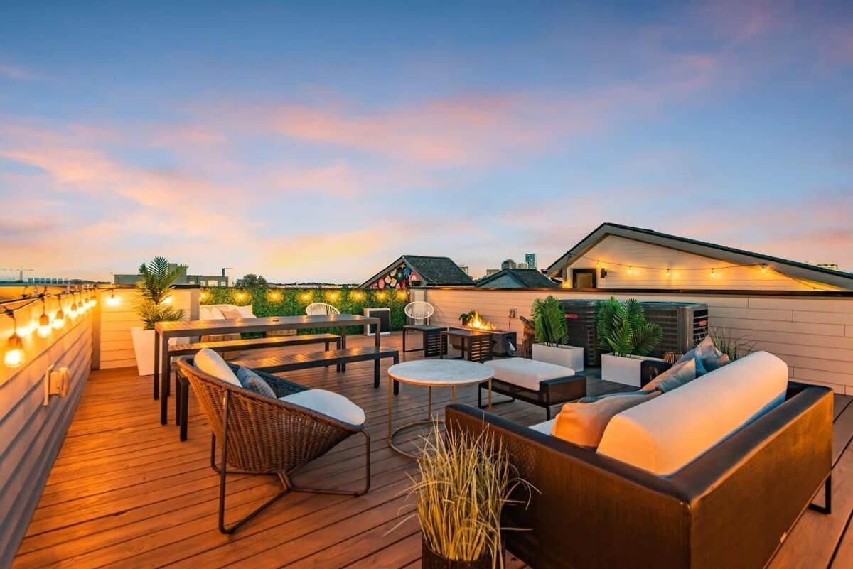 Luxury Townhouse With Rooftop Deck Less Than 10 Mins To Downtown *