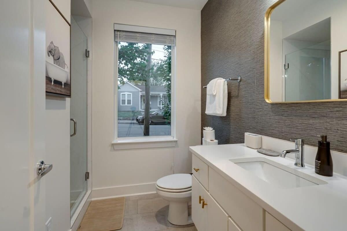 Holiday home Luxury Townhouse With Rooftop Deck Less Than 10 Mins To Downtown