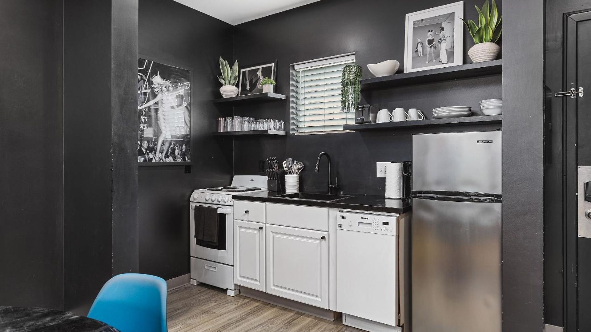 Apartment Near Downtown Walk To Restaurants, Bars & Music