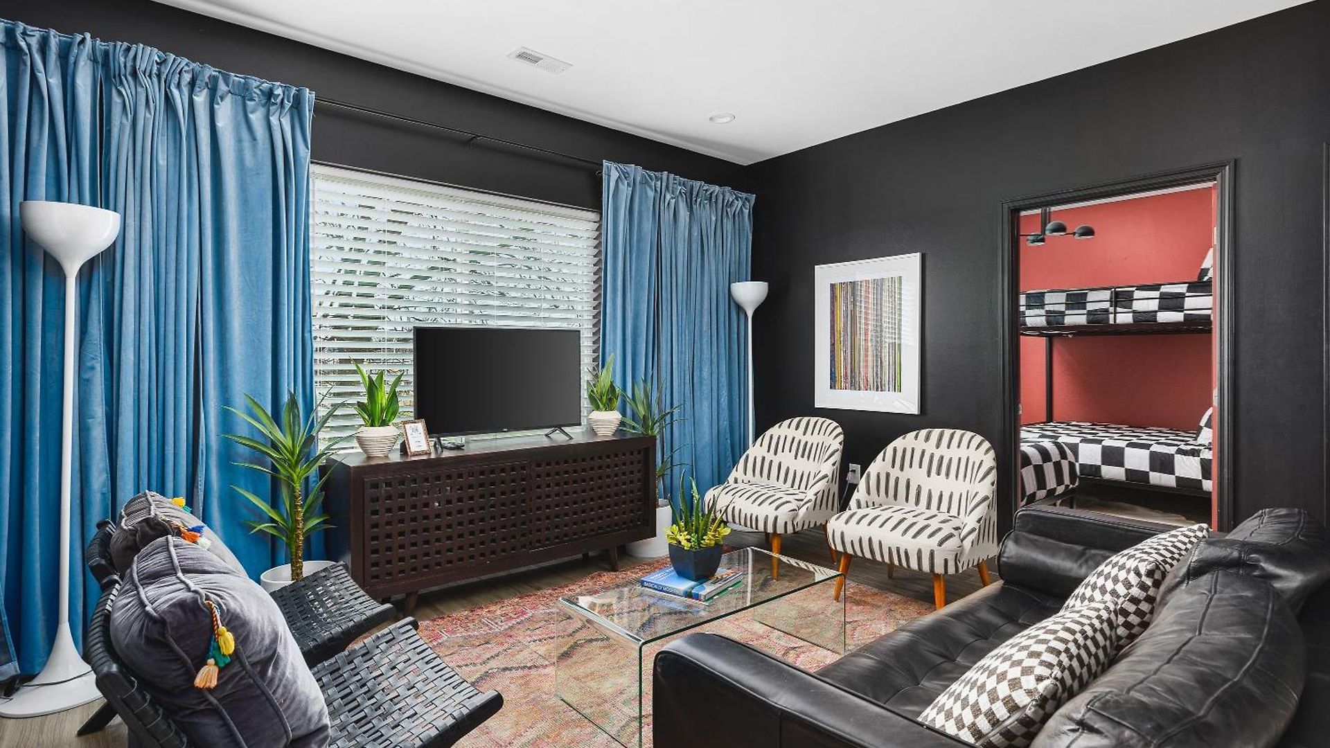 Near Downtown Walk To Restaurants, Bars & Music Apartment Nashville