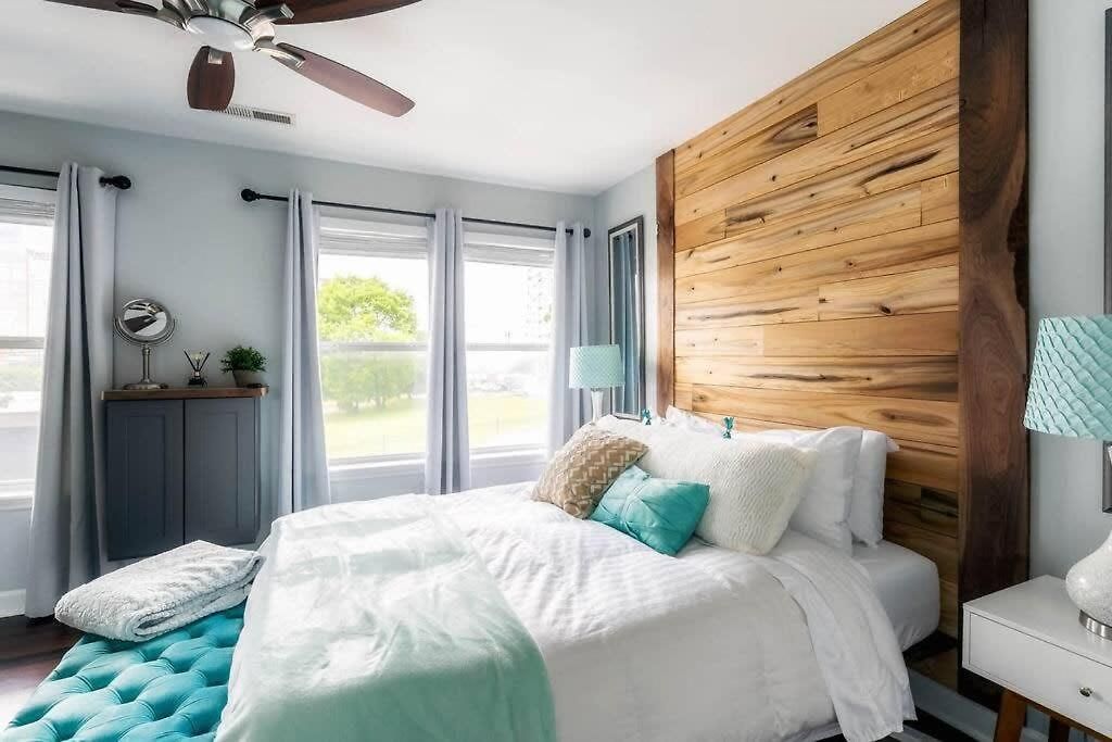 Holiday home Walk To Broadway Charming Modern Historic Townhome *