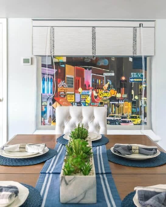 Holiday home Walk To Broadway Charming Modern Historic Townhome Nashville