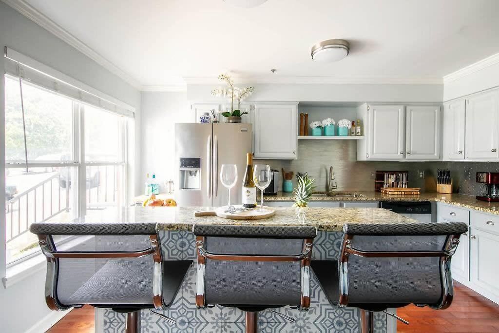 Walk To Broadway Charming Modern Historic Townhome Holiday home Nashville