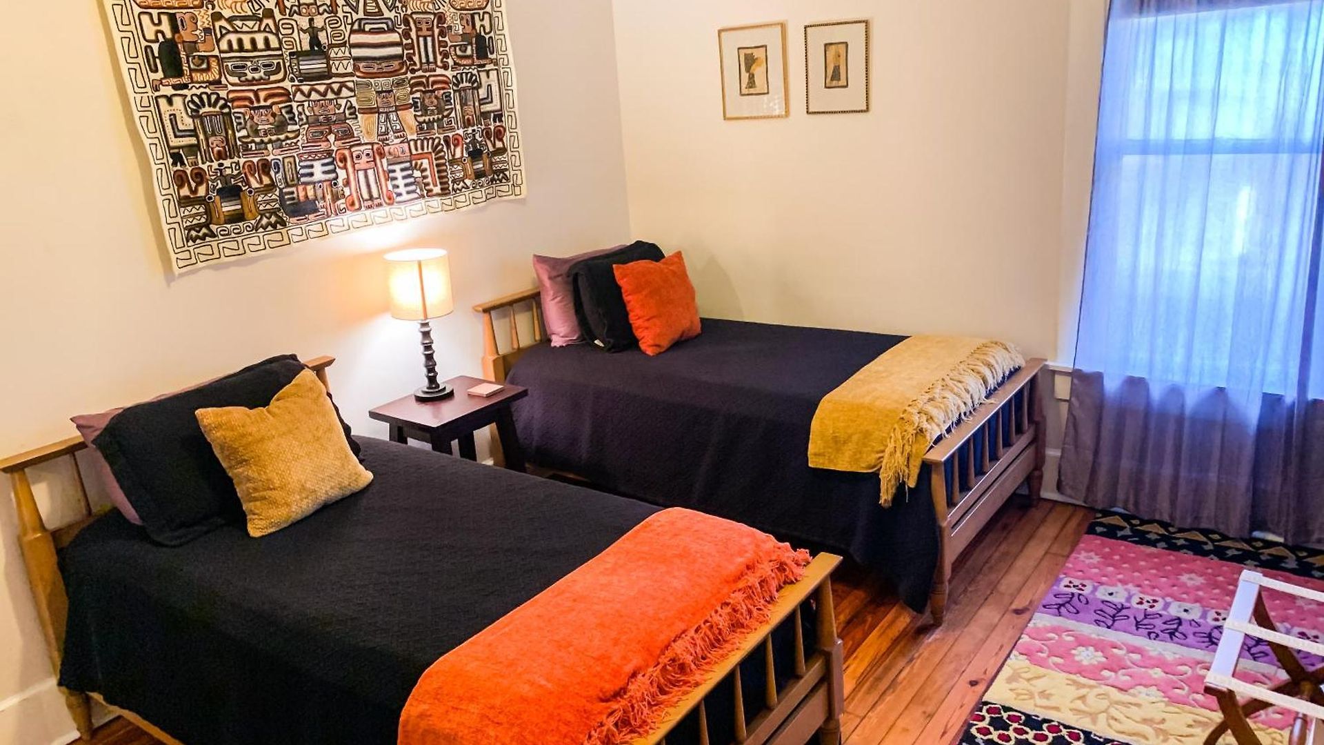 East Upstairs Apartment, One Queen Br, 2 Twin Br,1bath In Five Points, Close To Downtown Nashville