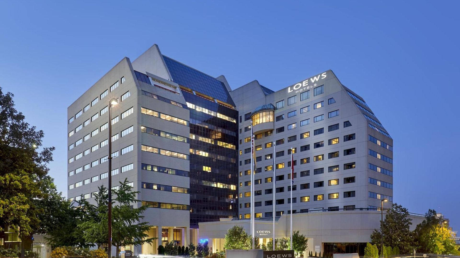 Loews At Vanderbilt Plaza 4*