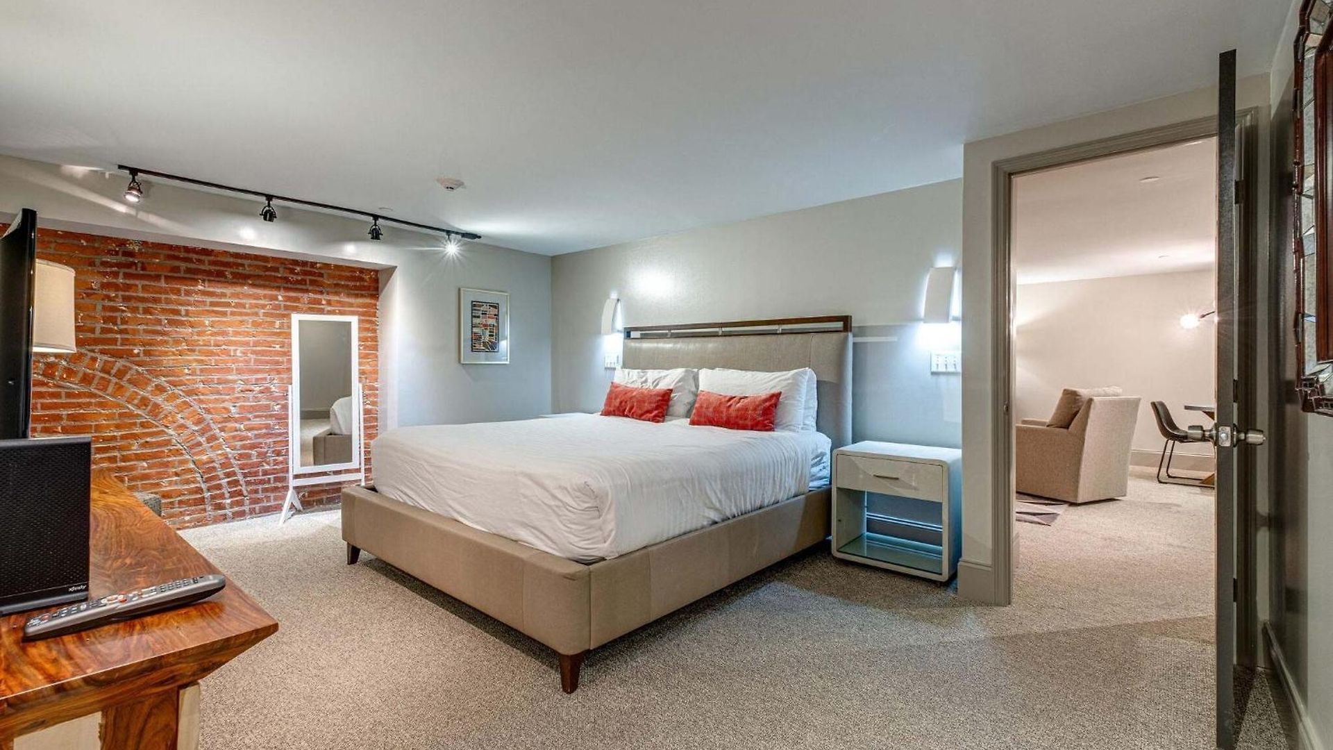 Aparthotel Riverfront Lofts