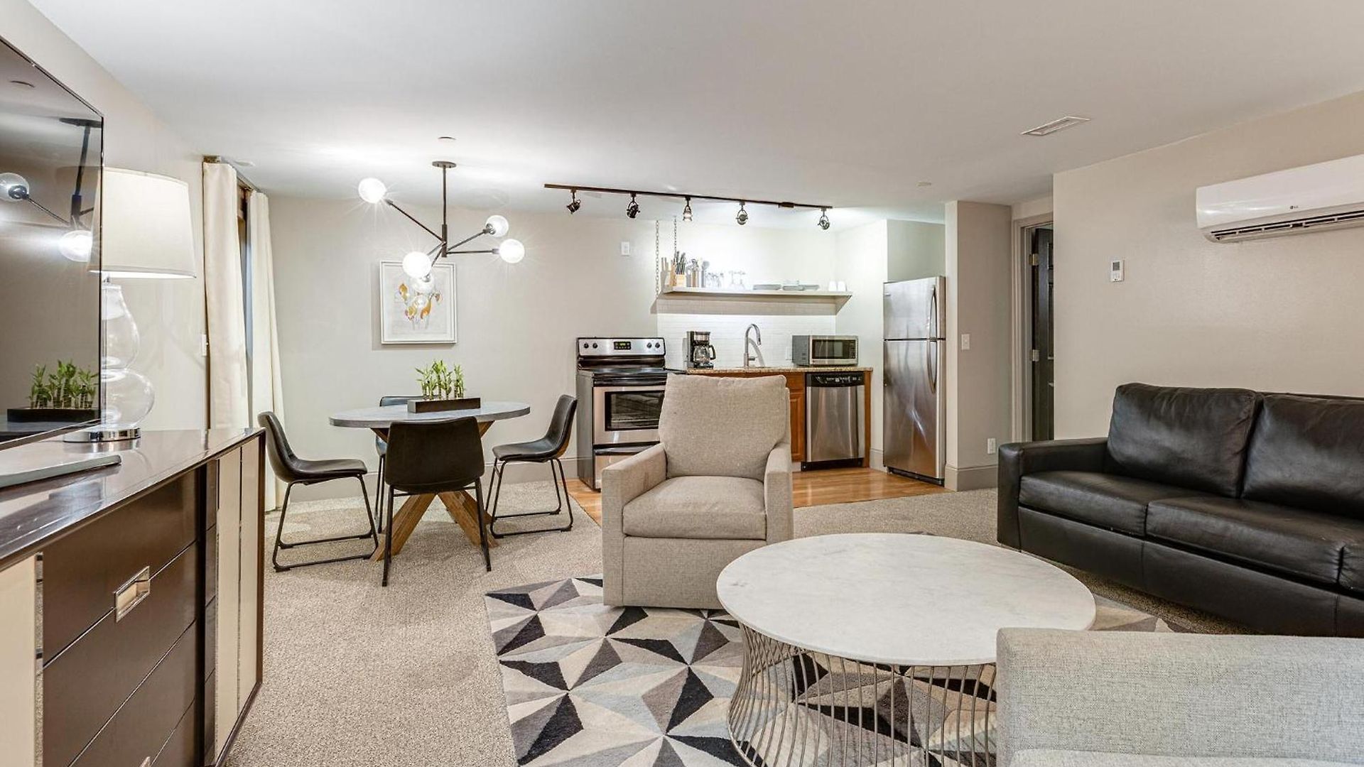 Riverfront Lofts Aparthotel 4*