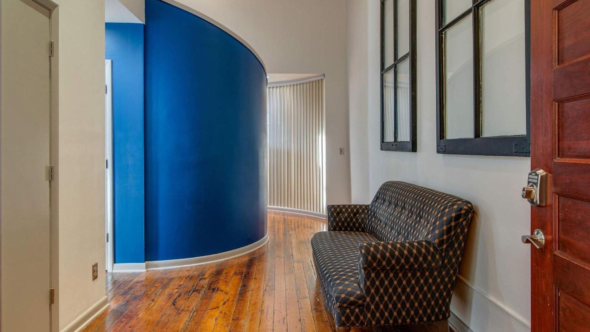 Riverfront Lofts Aparthotel