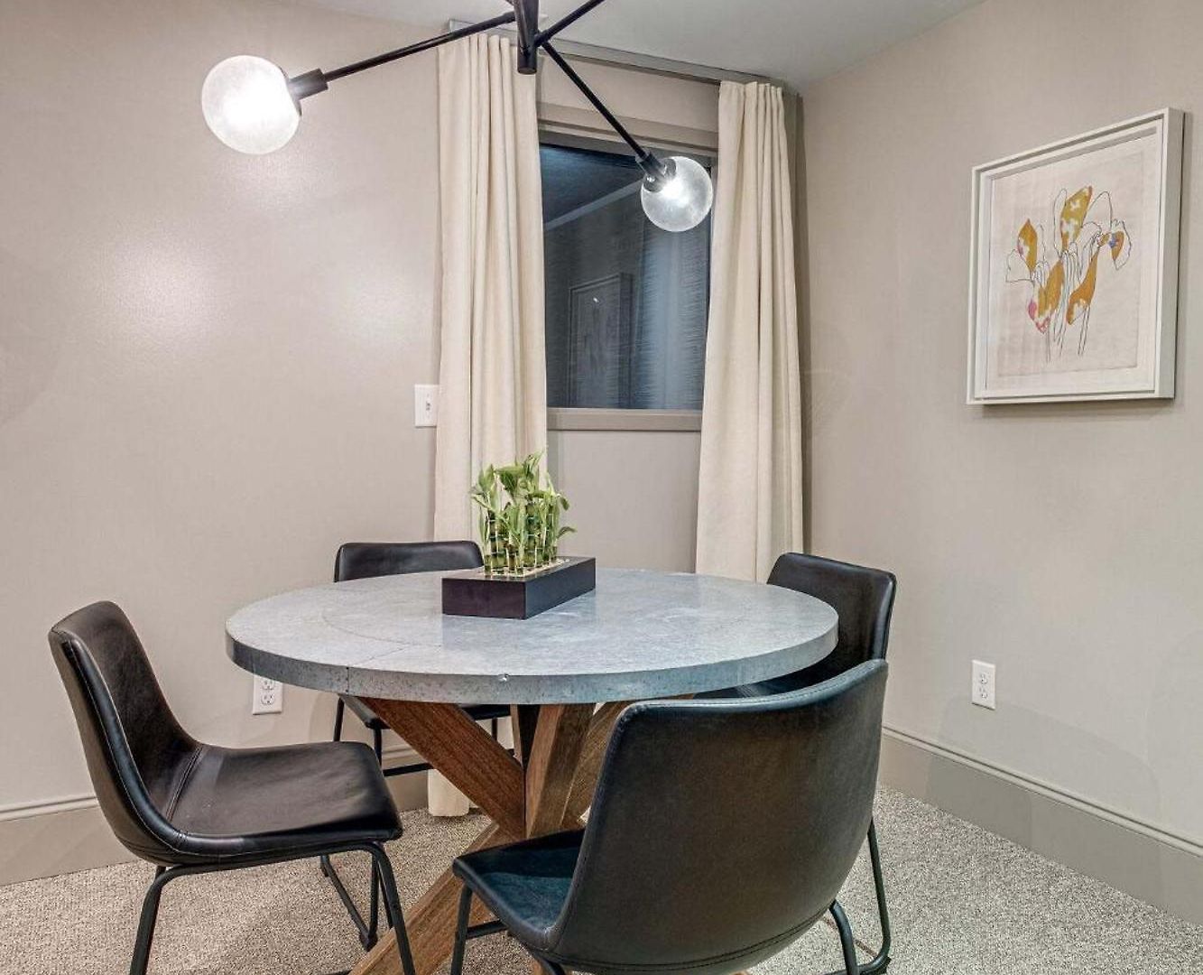 Riverfront Lofts Aparthotel