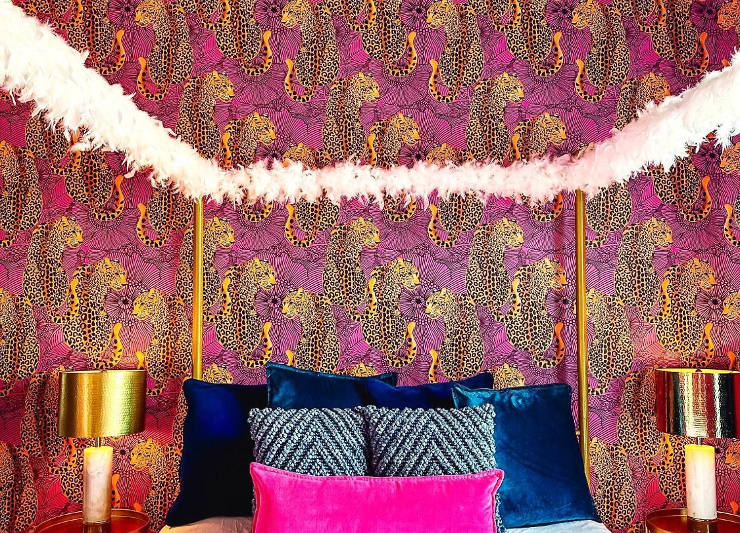 Dolly's Yacht Club - Cozy Retreat Near Broadway Holiday home