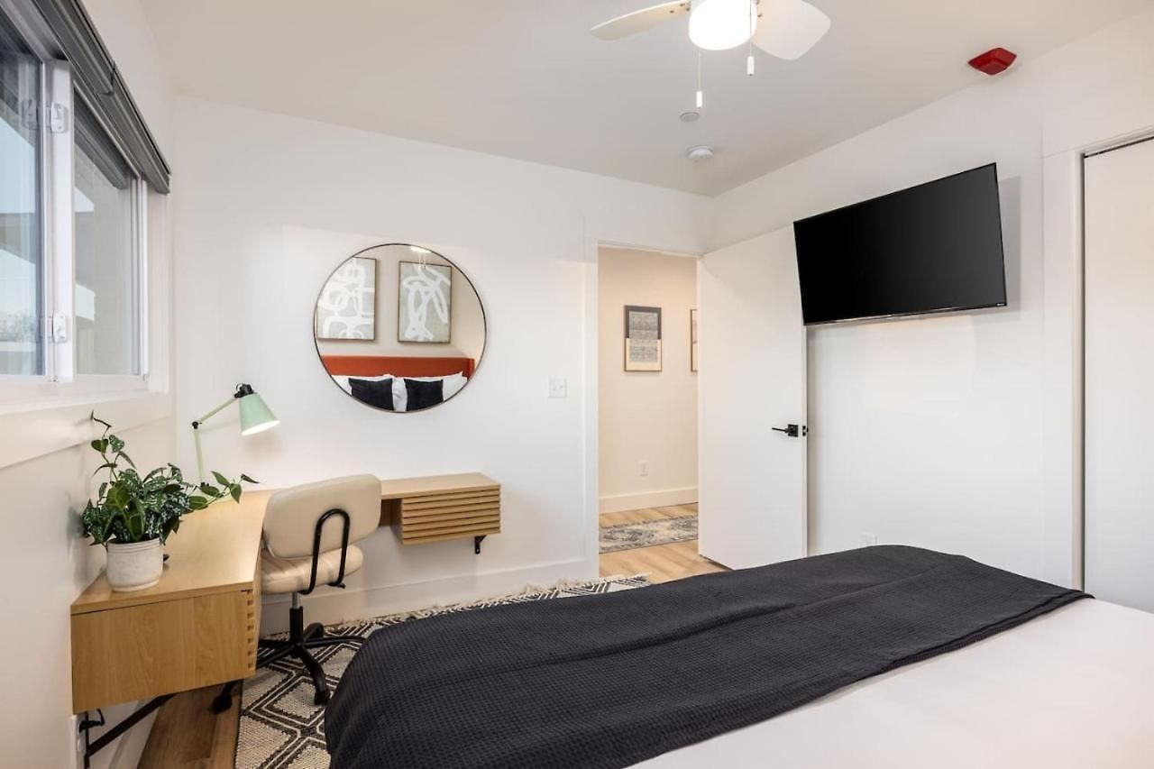 Apartment By Vanderbilt And Belmont, 3 Miles To Downtown & Free Parking