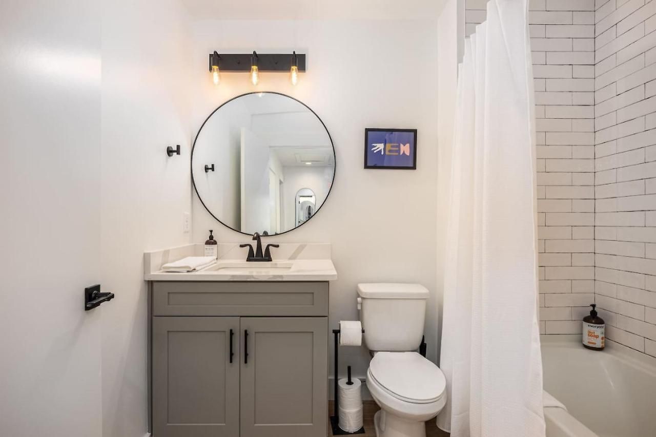 By Vanderbilt And Belmont, 3 Miles To Downtown & Free Parking Apartment Nashville