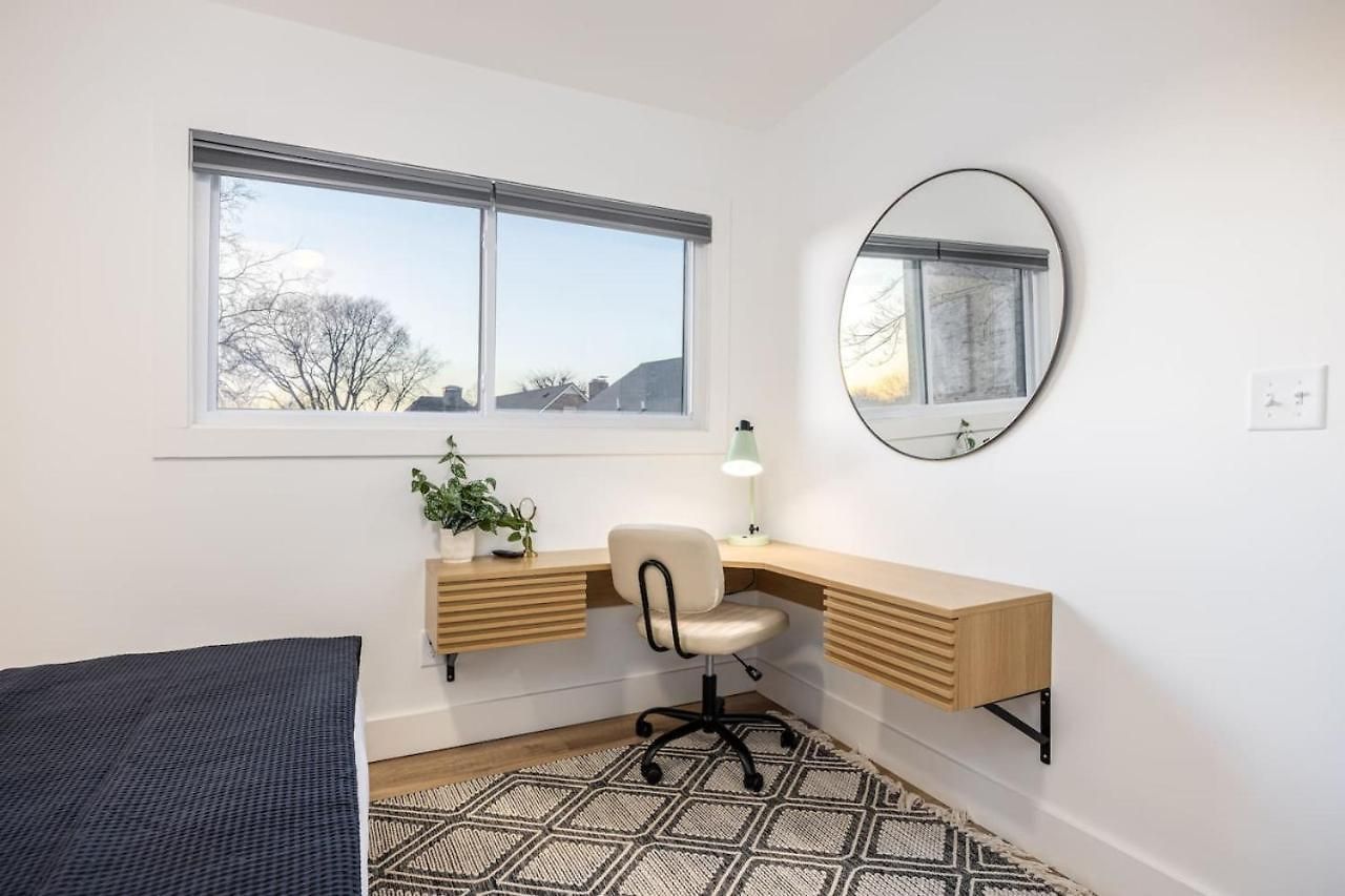 Apartment By Vanderbilt And Belmont, 3 Miles To Downtown & Free Parking *