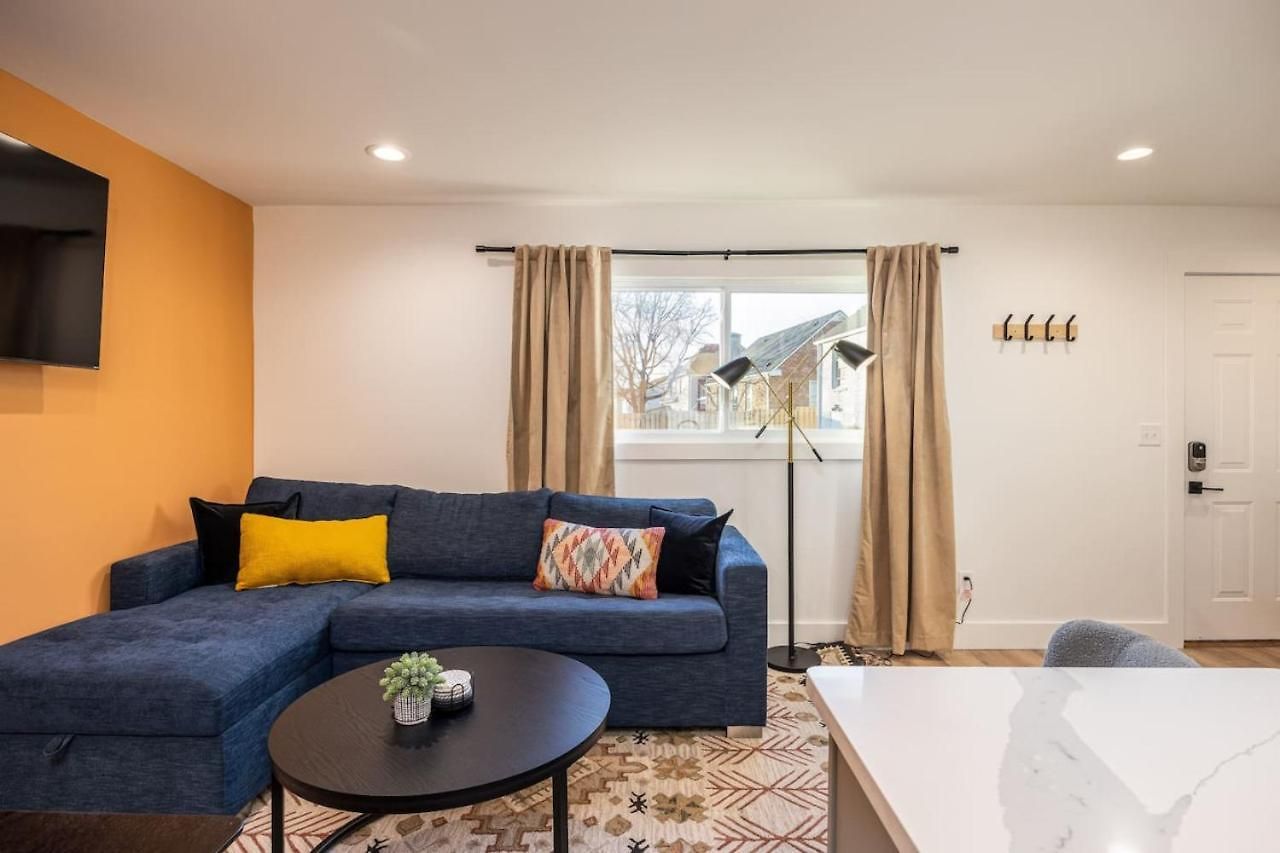 By Vanderbilt And Belmont, 3 Miles To Downtown & Free Parking *
