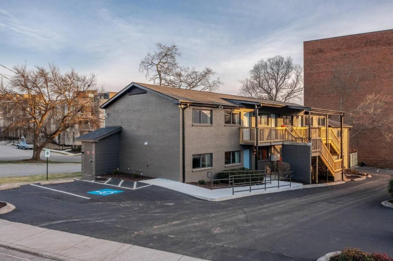 Stylish In Hillsboro Village By Vanderbilt And Belmont *