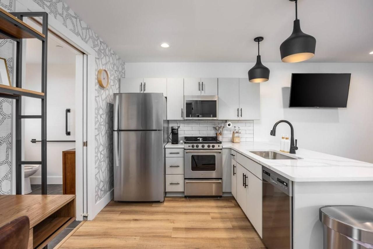 Stylish In Hillsboro Village By Vanderbilt And Belmont