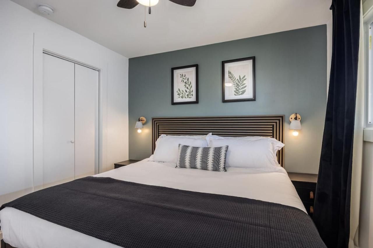 Walk To Restaurants From Condo, By Hospitals, 3 Miles To Downtown Apartment *