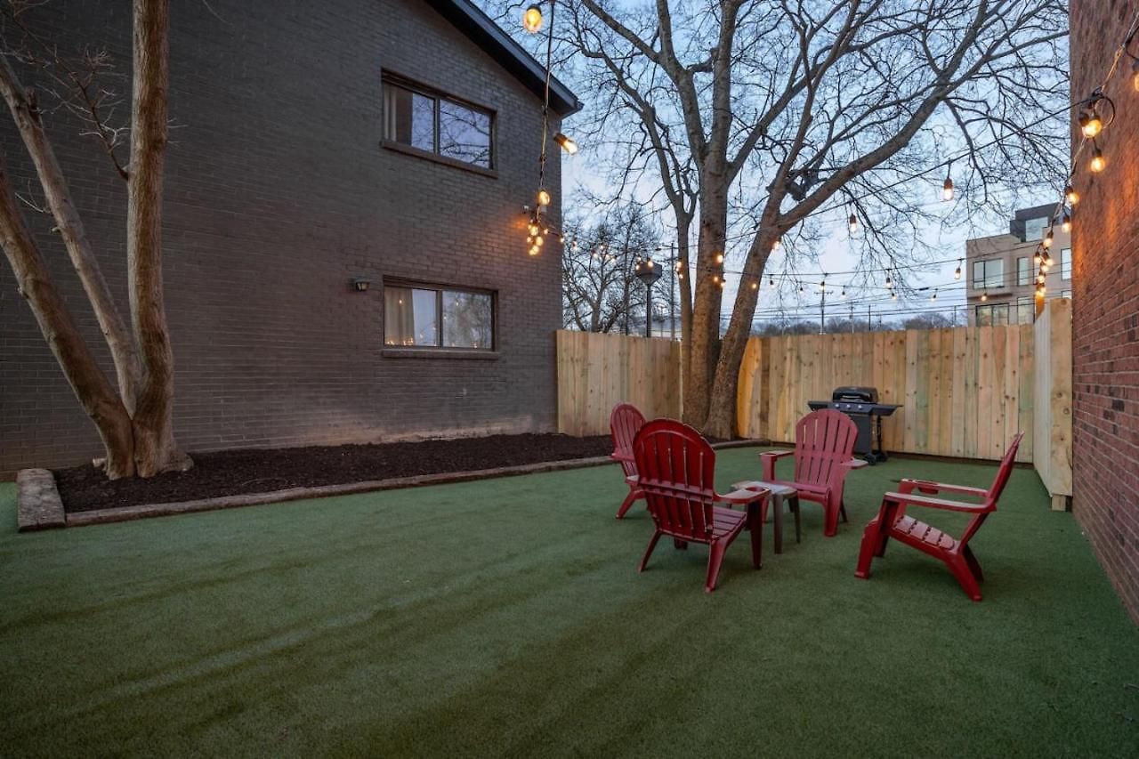 Apartment Walk To Restaurants From Condo, By Hospitals, 3 Miles To Downtown *