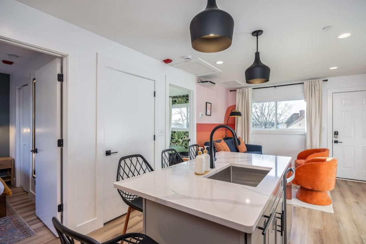Apartment Walk To Hillsboro Village, Close To Vanderbilt, 3 Miles To Downtown *