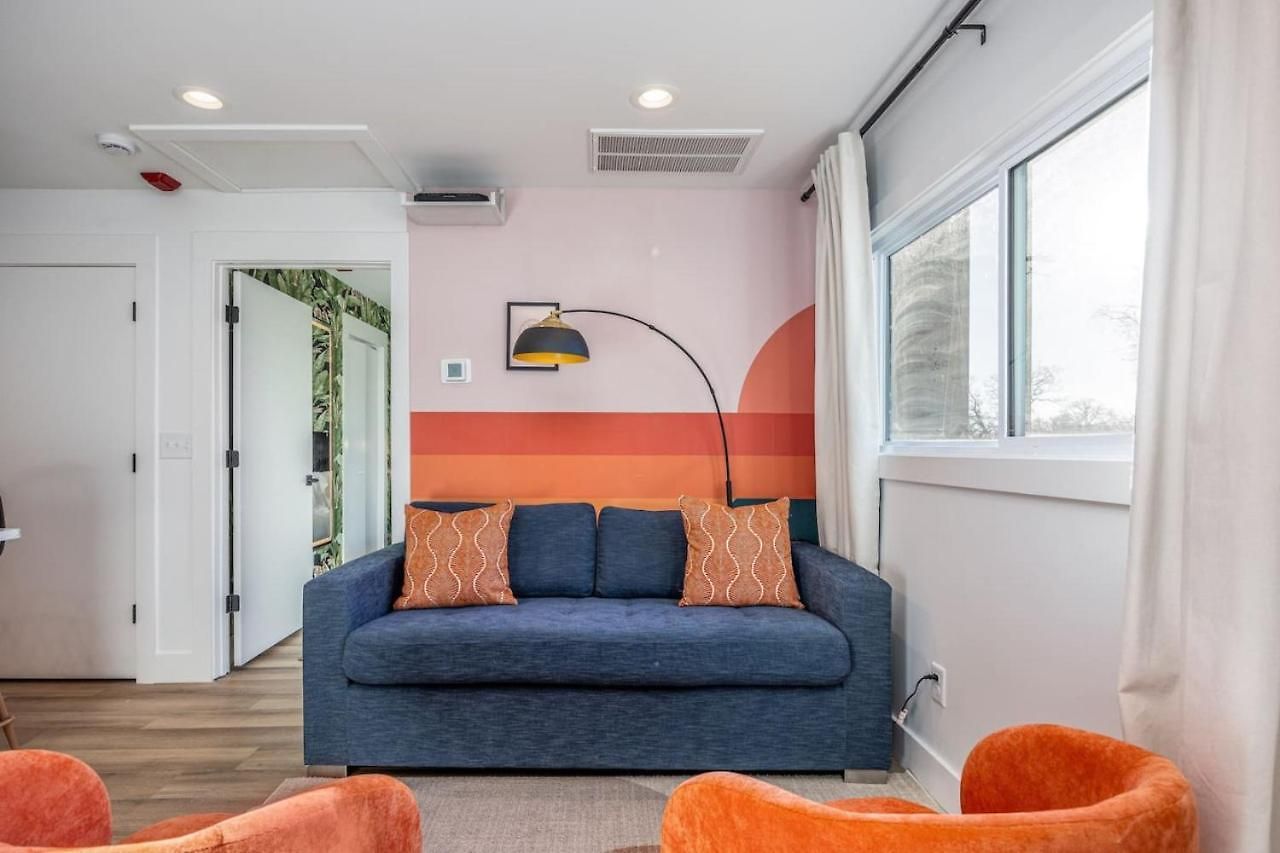 Walk To Hillsboro Village, Close To Vanderbilt, 3 Miles To Downtown *