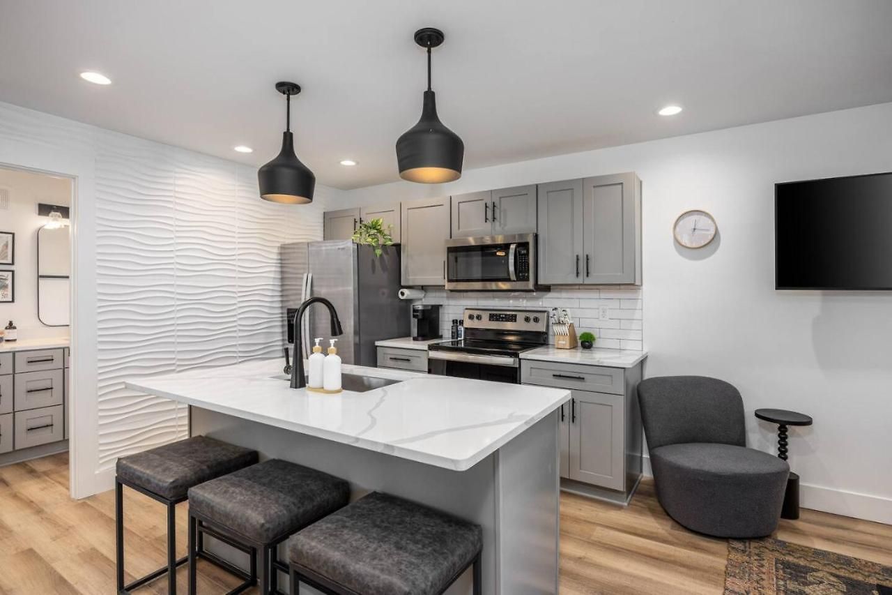 Bright By Vanderbilt And Belmont, 3 Miles To Downtown Apartment Nashville