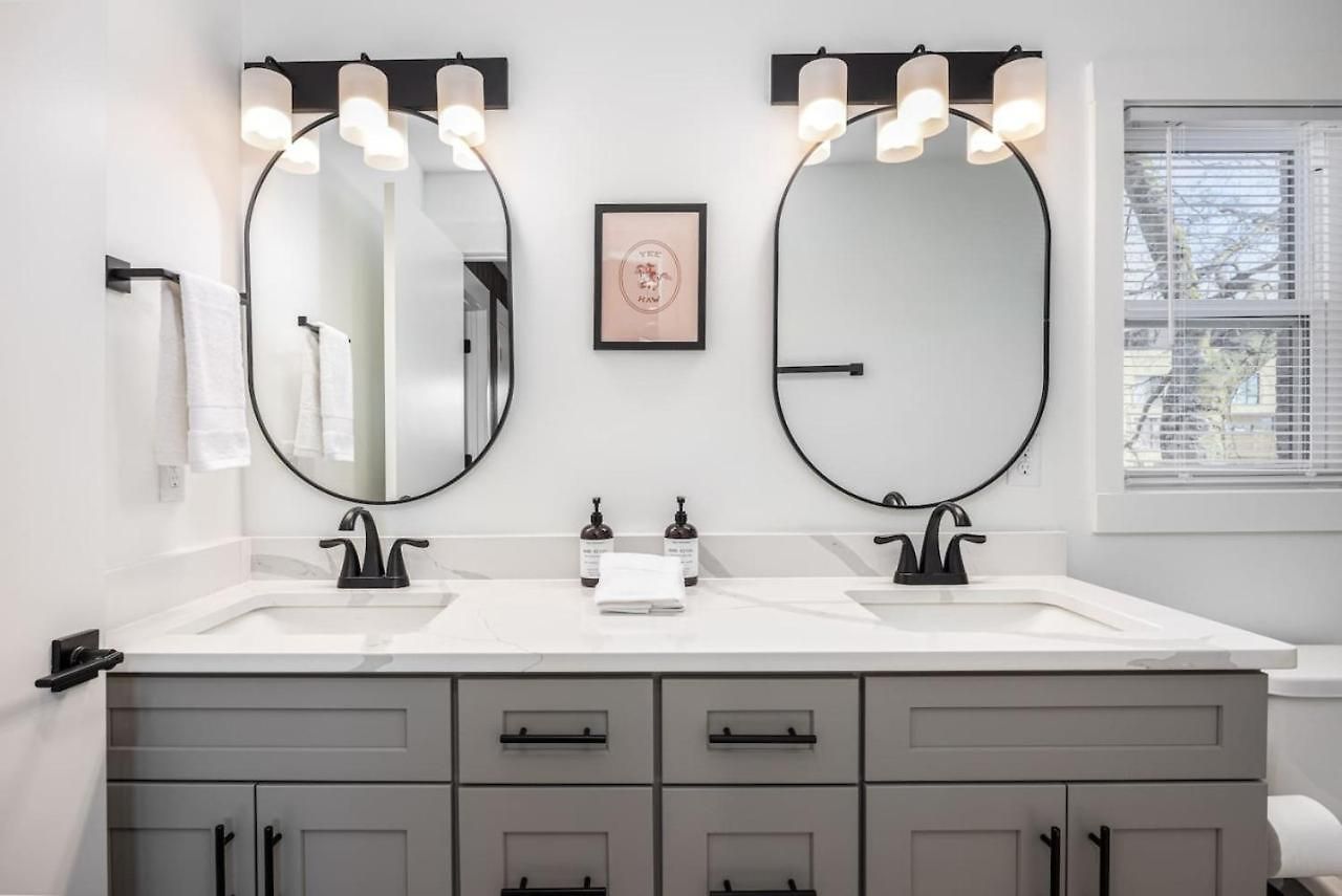 Retreat With Patio & Free Parking, By Vanderbilt Nashville