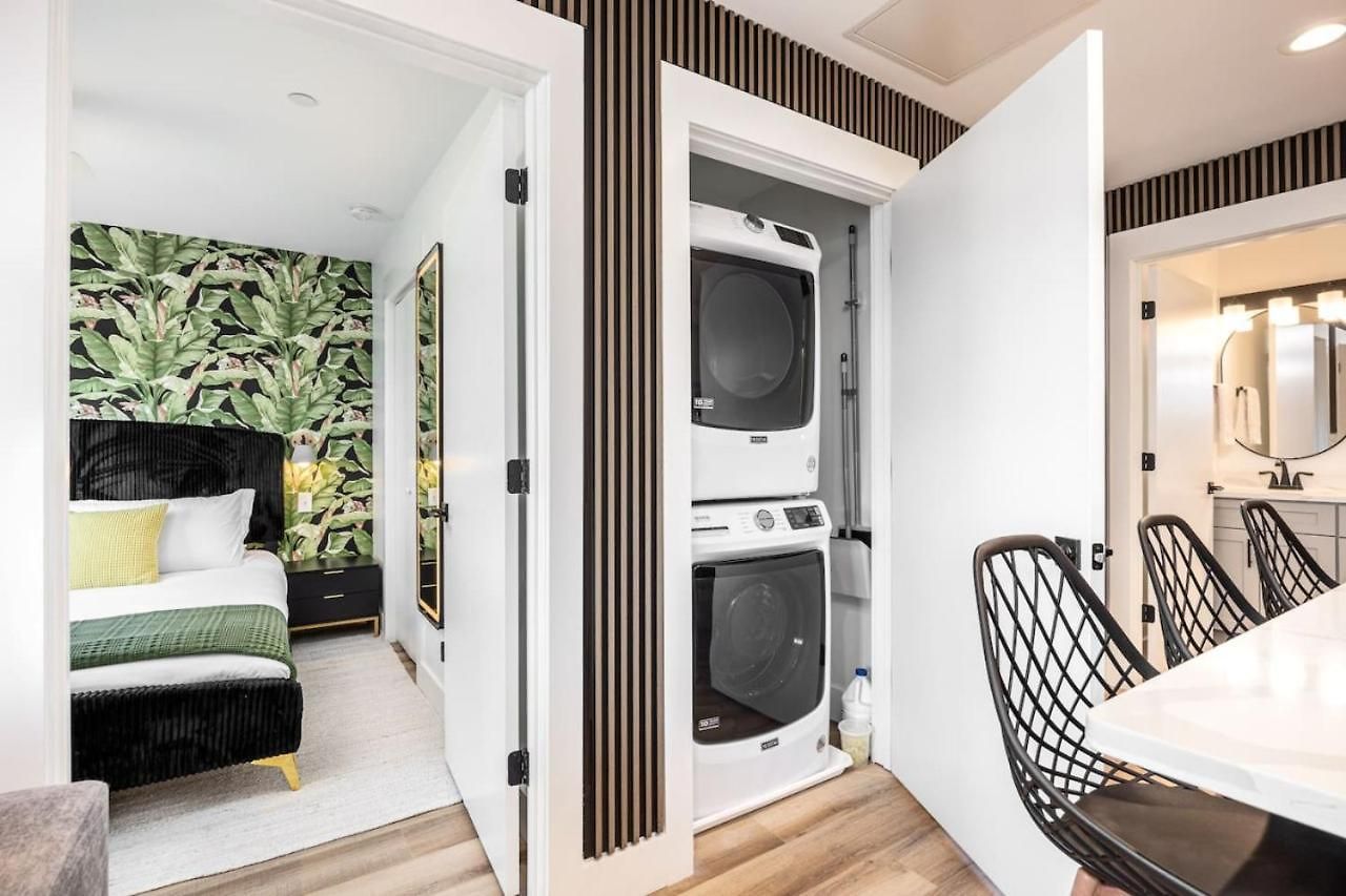 Retreat With Patio & Free Parking, By Vanderbilt Apartment *