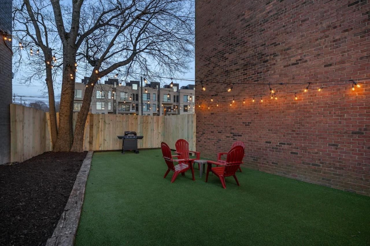 Retreat With Patio & Free Parking, By Vanderbilt Apartment